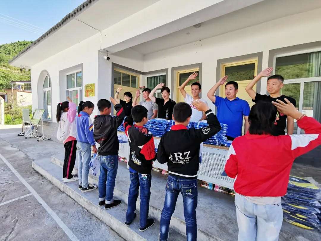 15990283152403321B72.jpg 9efacc73-421a-4841-b7da-423ea7998425.jpg